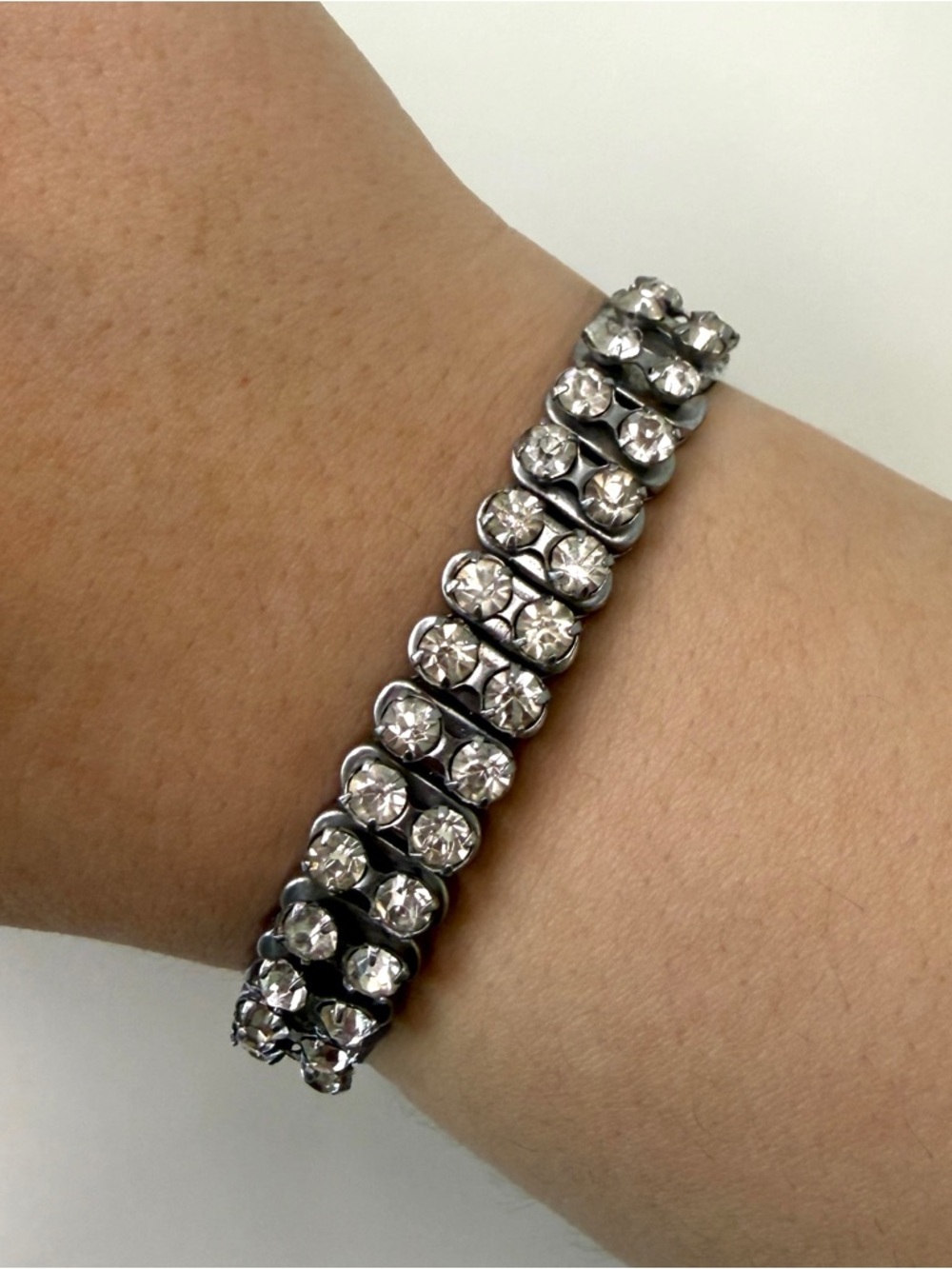 Vintage Crystal Stretch Bracelet - Clear Rhinestone Silver-Tone